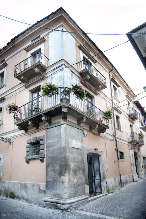 Palazzo Salini - Appartamento Familiare Sulmona Luaran gambar