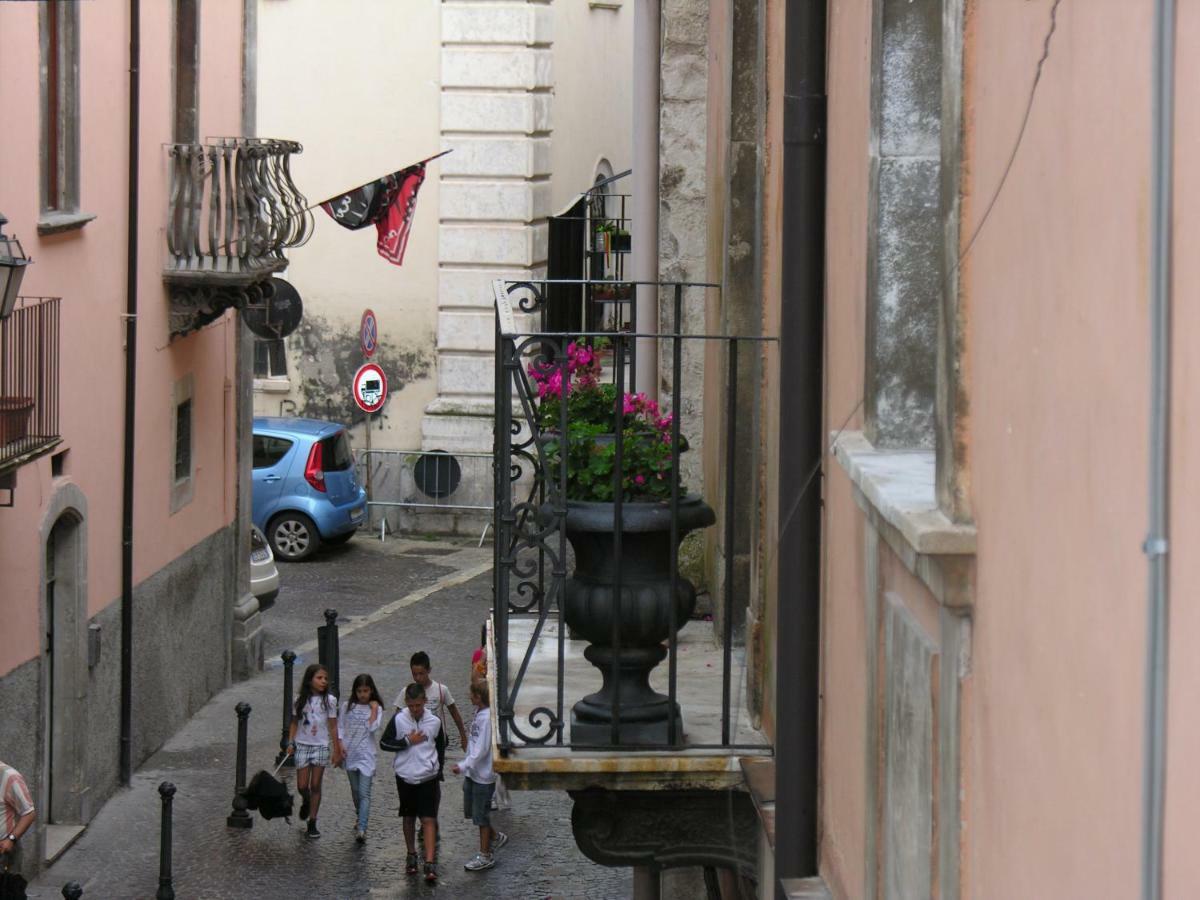 Palazzo Salini - Appartamento Familiare Sulmona Bilik gambar